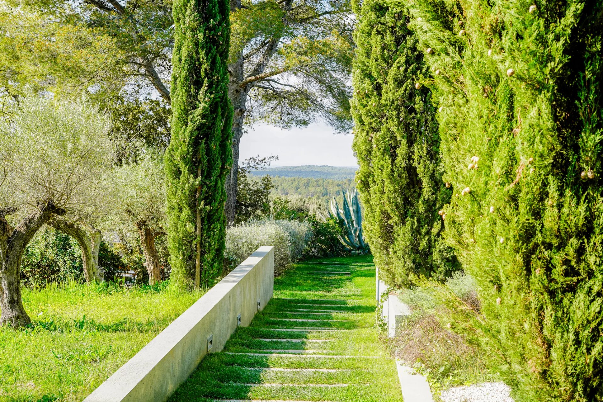 Flayosc, Provence-Alpes-Côte d’Azur, 83780, FR, 8 Bedrooms Bedrooms, ,7 BathroomsBathrooms,Residential,For Sale,1988944