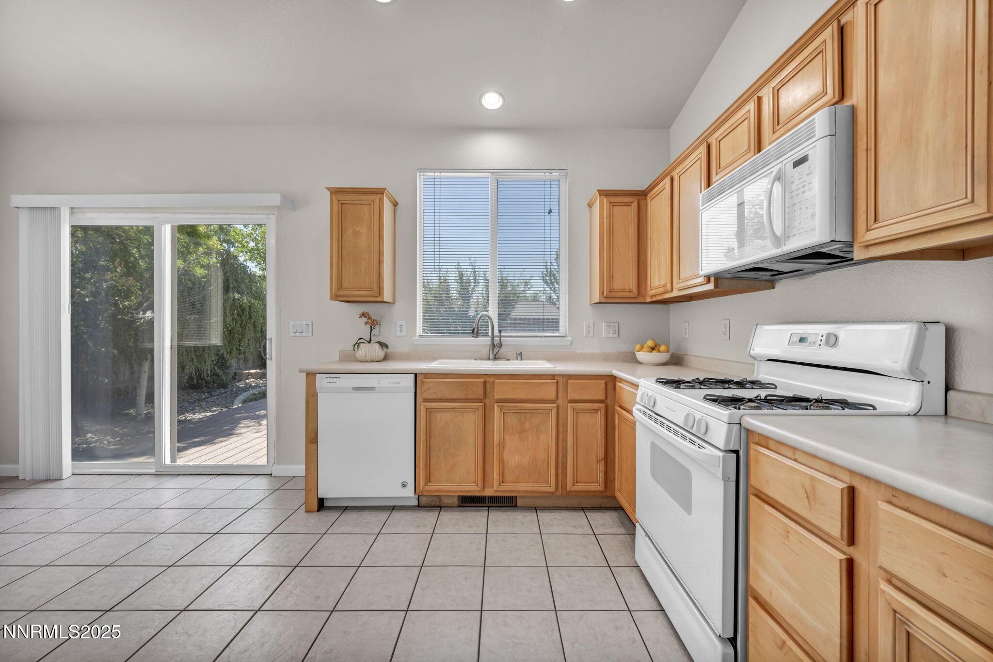 Sparks, Nevada, 89436, United States, 3 Bedrooms Bedrooms, ,2 BathroomsBathrooms,Residential,For Sale,1989103