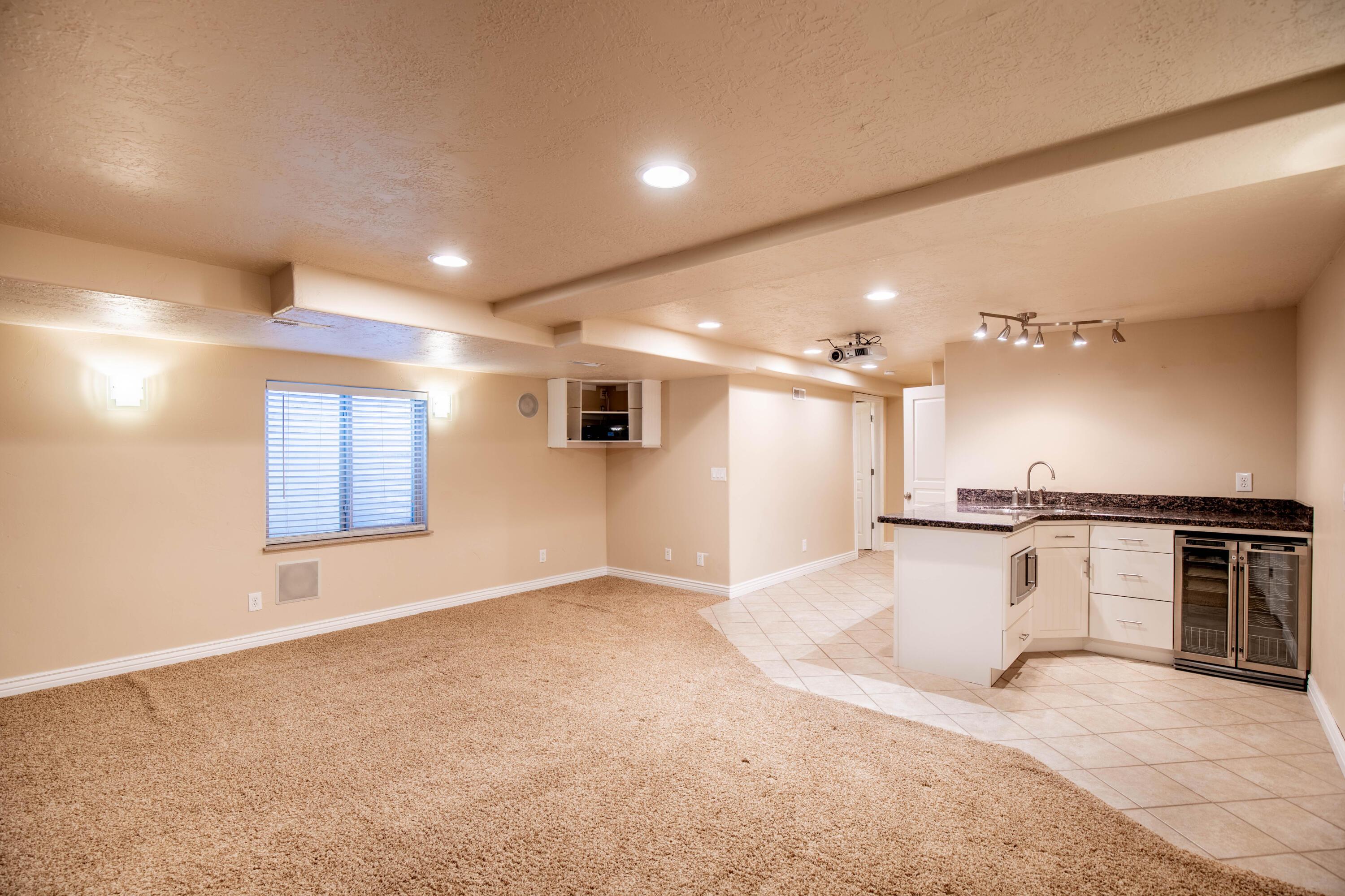 LEHI, Utah, 84043, United States, 5 Bedrooms Bedrooms, ,4 BathroomsBathrooms,Residential,For Sale,1935111