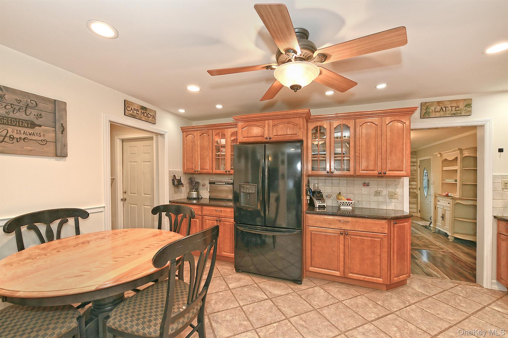 Hicksville, New York, 11801, United States, 3 Bedrooms Bedrooms, ,2 BathroomsBathrooms,Residential,For Sale,1986548