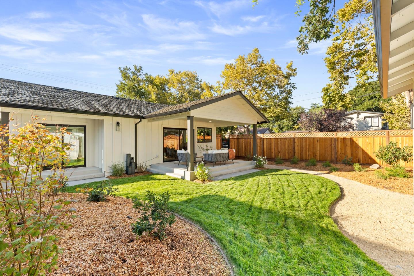 Redwood City, California, 94062, United States, 4 Bedrooms Bedrooms, ,4 BathroomsBathrooms,Residential,For Sale,1950985