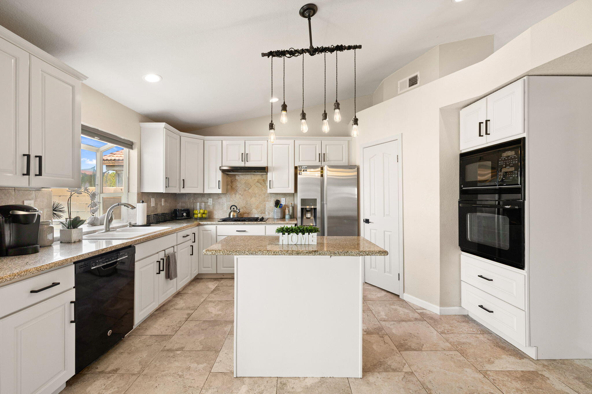 Palm Desert, California, 92211, United States, 3 Bedrooms Bedrooms, ,2 BathroomsBathrooms,Residential,For Sale,1938835