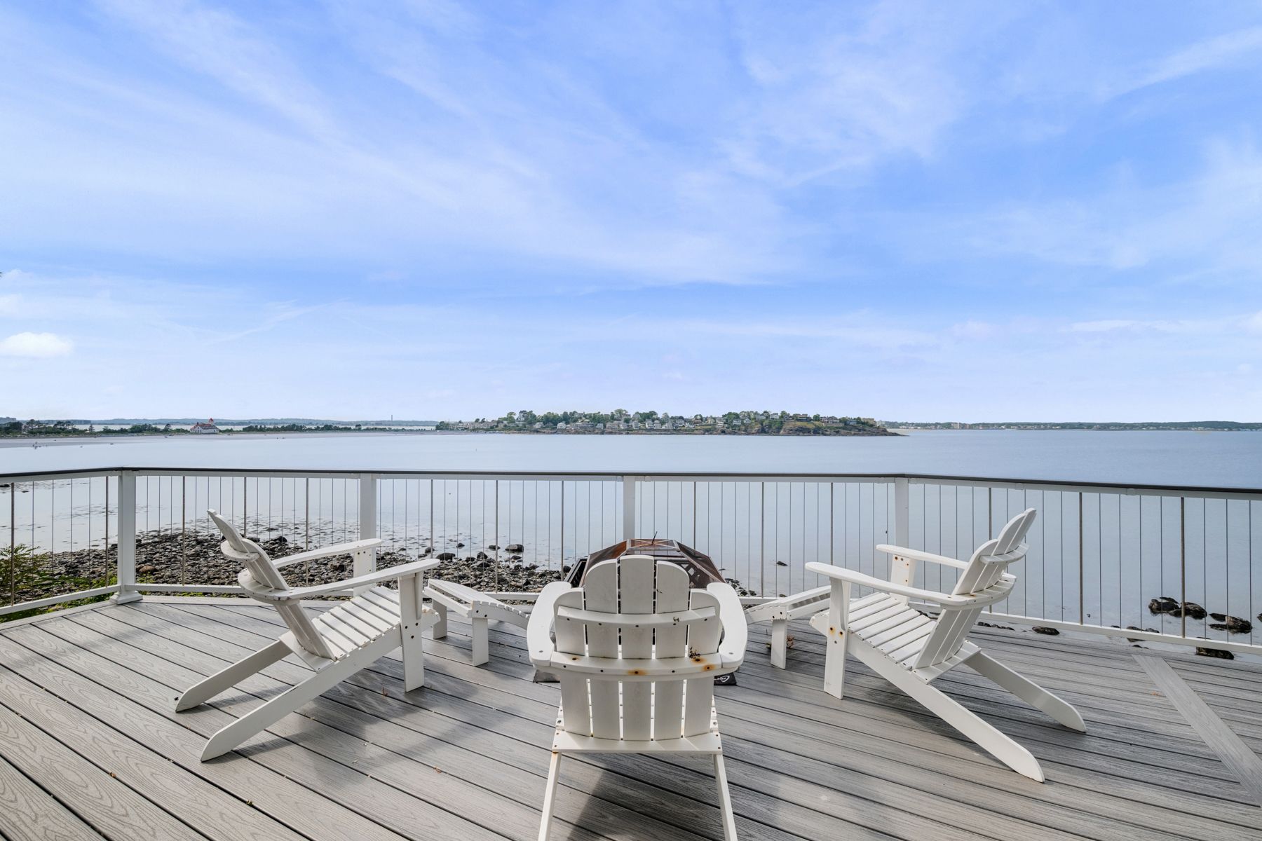  Unique Waterfront Home - 物件實景