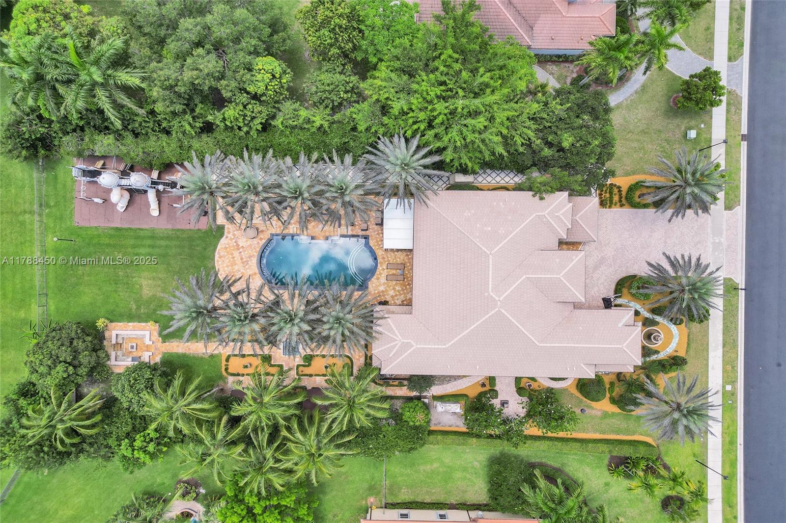 Davie, Florida, 33330, United States, 6 Bedrooms Bedrooms, ,6 BathroomsBathrooms,Residential,For Sale,1908596