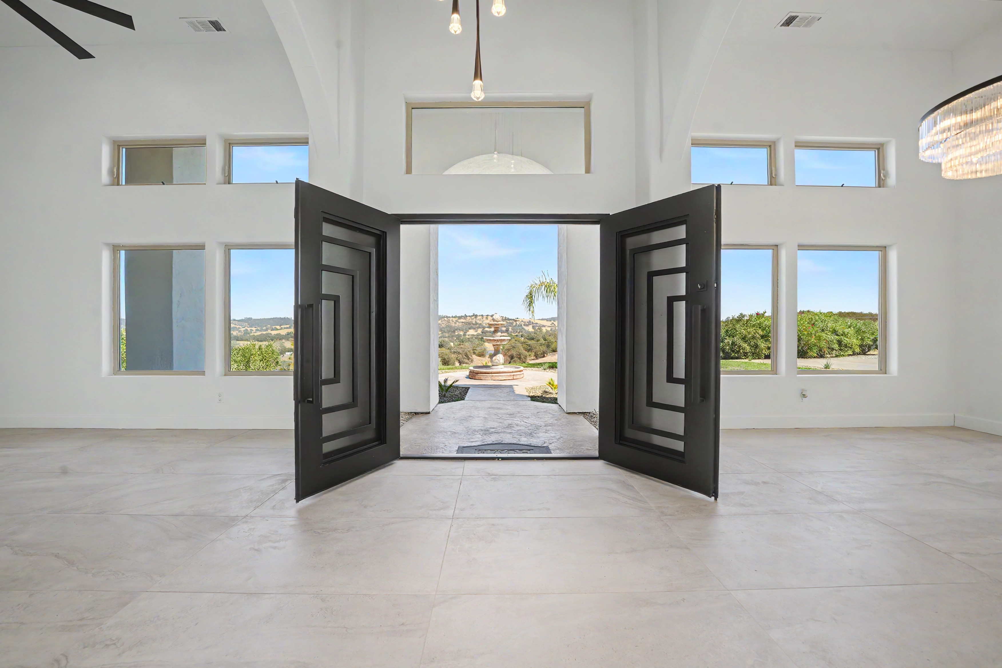  Elevated Living with 360 Views on 40 Acres - 物件實景