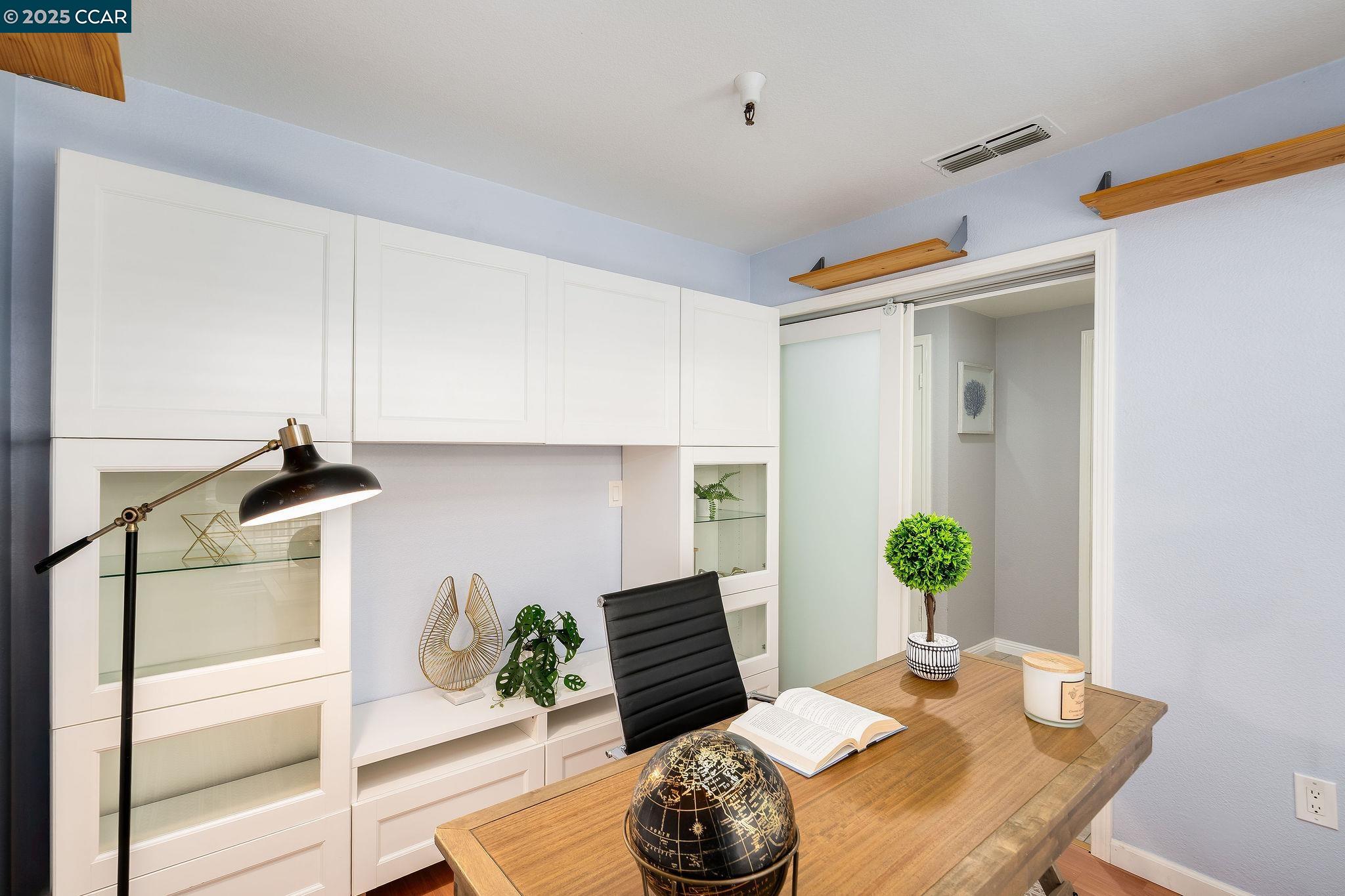 Walnut Creek, California, 94595, United States, 2 Bedrooms Bedrooms, ,1 BathroomBathrooms,Residential,For Sale,1987718