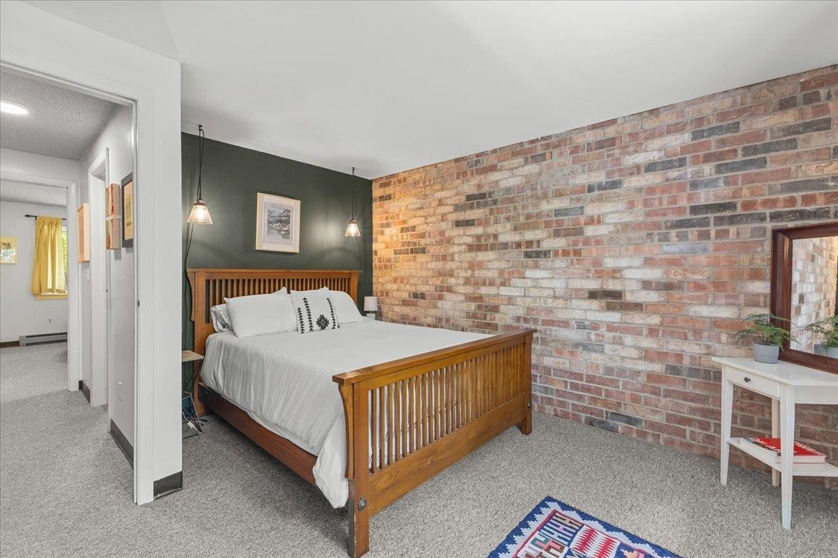 Stowe, Vermont, 05672, United States, 3 Bedrooms Bedrooms, ,2 BathroomsBathrooms,Residential,For Sale,1901768