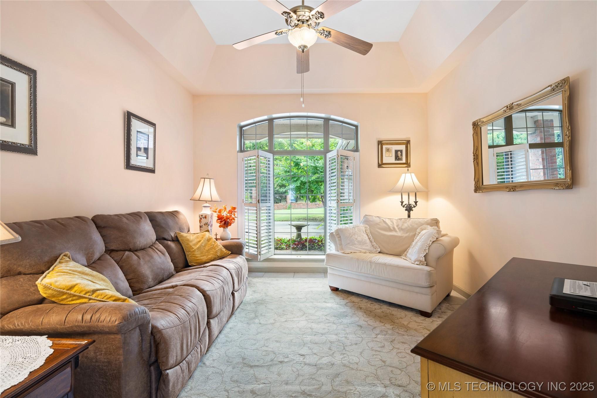 Hulbert, Oklahoma, 74441, United States, 3 Bedrooms Bedrooms, ,2 BathroomsBathrooms,Residential,For Sale,1920796