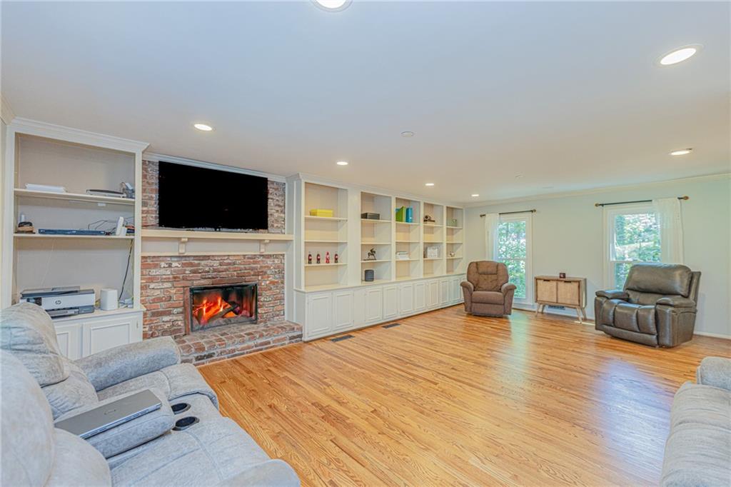 Marietta, Georgia, 30068, United States, 4 Bedrooms Bedrooms, ,4 BathroomsBathrooms,Residential,For Sale,1935159