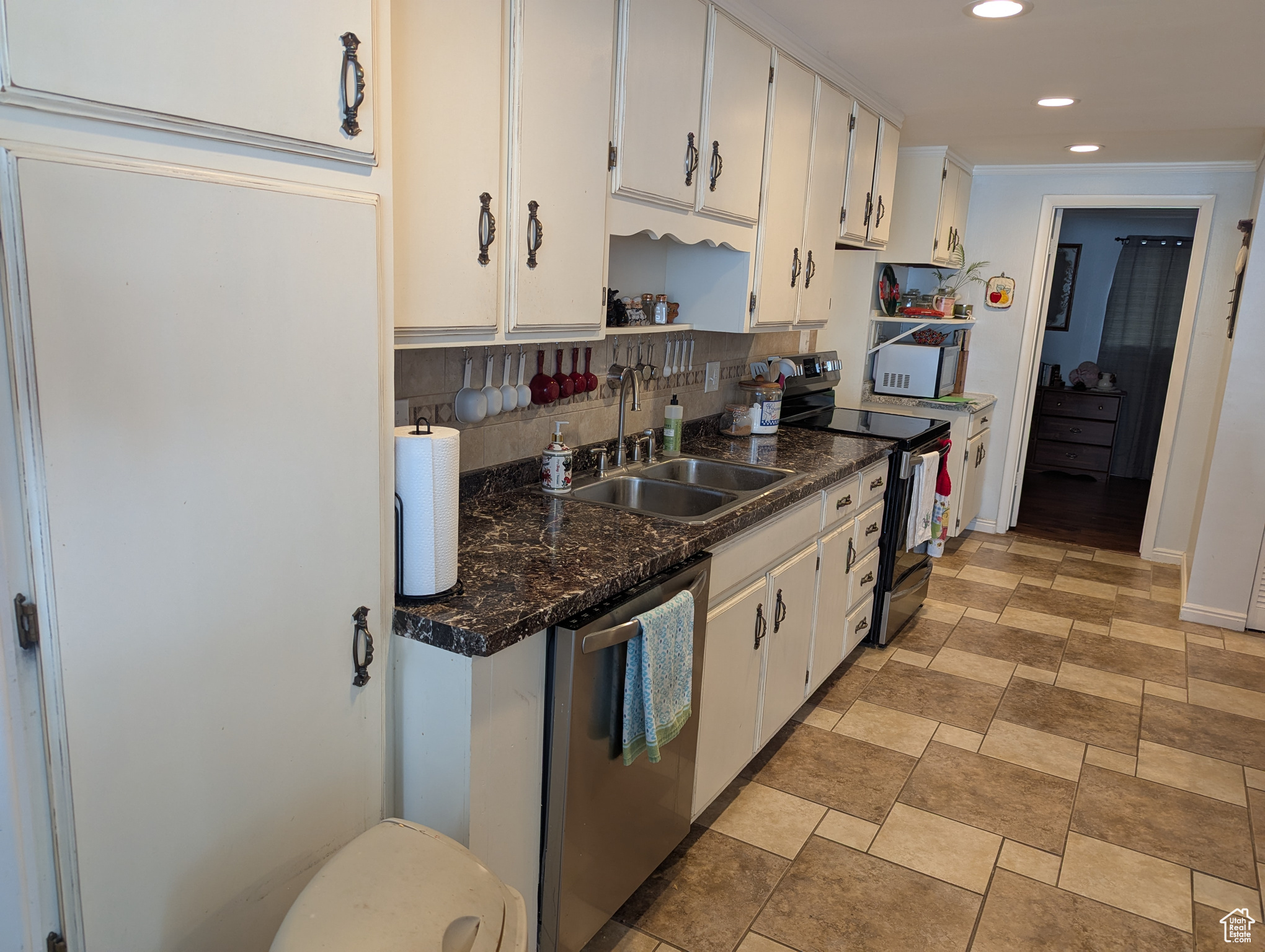 Orem, Utah, 84097, United States, 7 Bedrooms Bedrooms, ,3 BathroomsBathrooms,Residential,For Sale,1983193