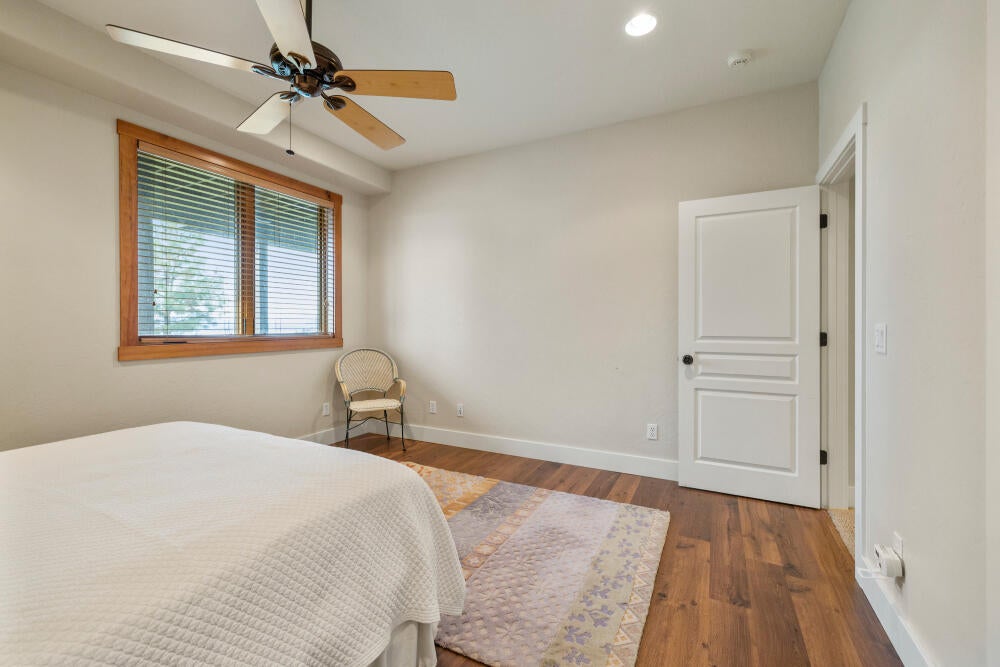 Klamath Falls, Oregon, 97601, United States, 4 Bedrooms Bedrooms, ,3 BathroomsBathrooms,Residential,For Sale,1987766