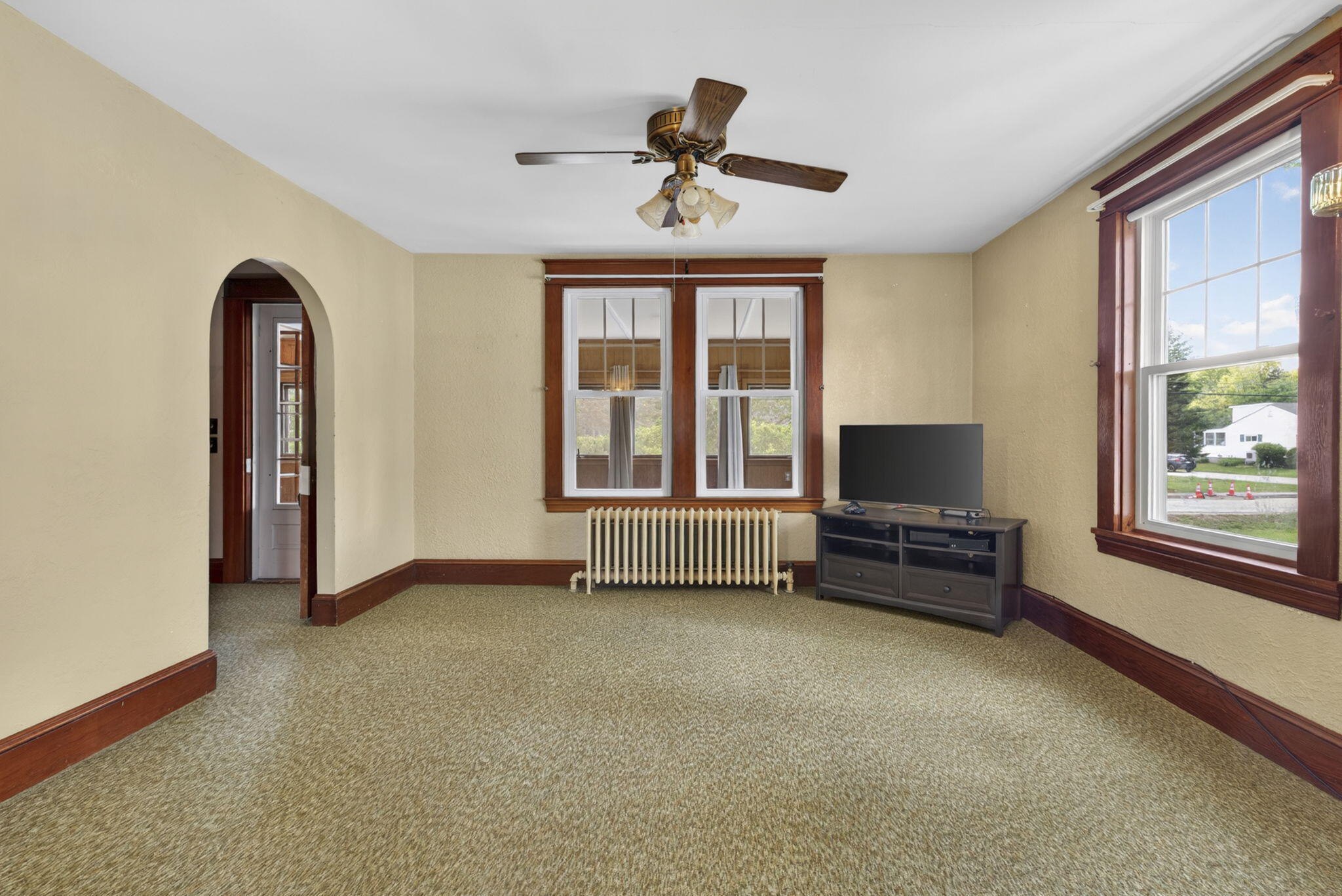 Kennebunk, Maine, 04043, United States, 3 Bedrooms Bedrooms, ,2 BathroomsBathrooms,Residential,For Sale,2048966
