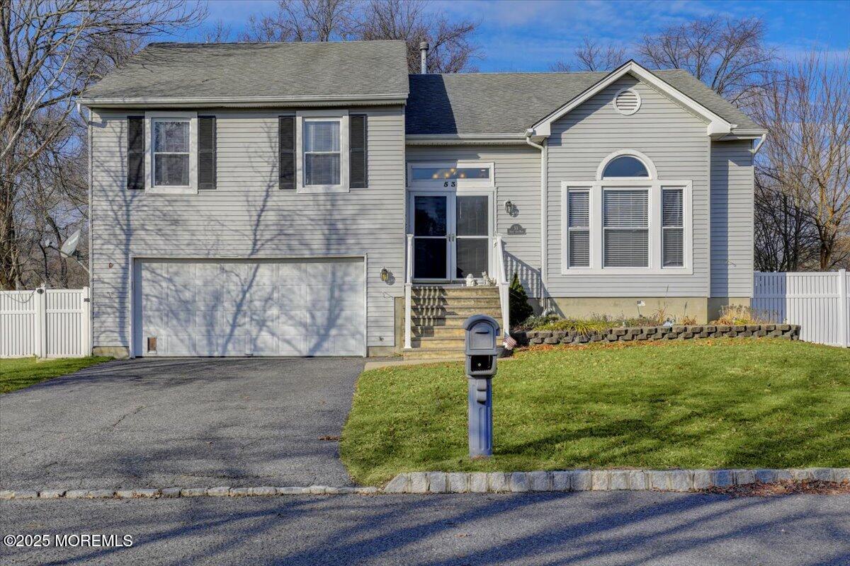 Howell, New Jersey, 07731, United States, 4 Bedrooms Bedrooms, ,3 BathroomsBathrooms,Residential,For Sale,2005606