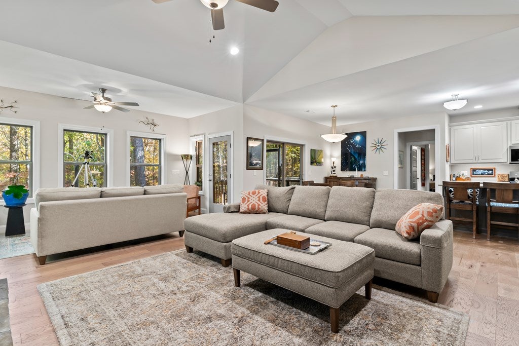 Ellijay, Georgia, 30536, United States, 3 Bedrooms Bedrooms, ,2 BathroomsBathrooms,Residential,For Sale,1987924