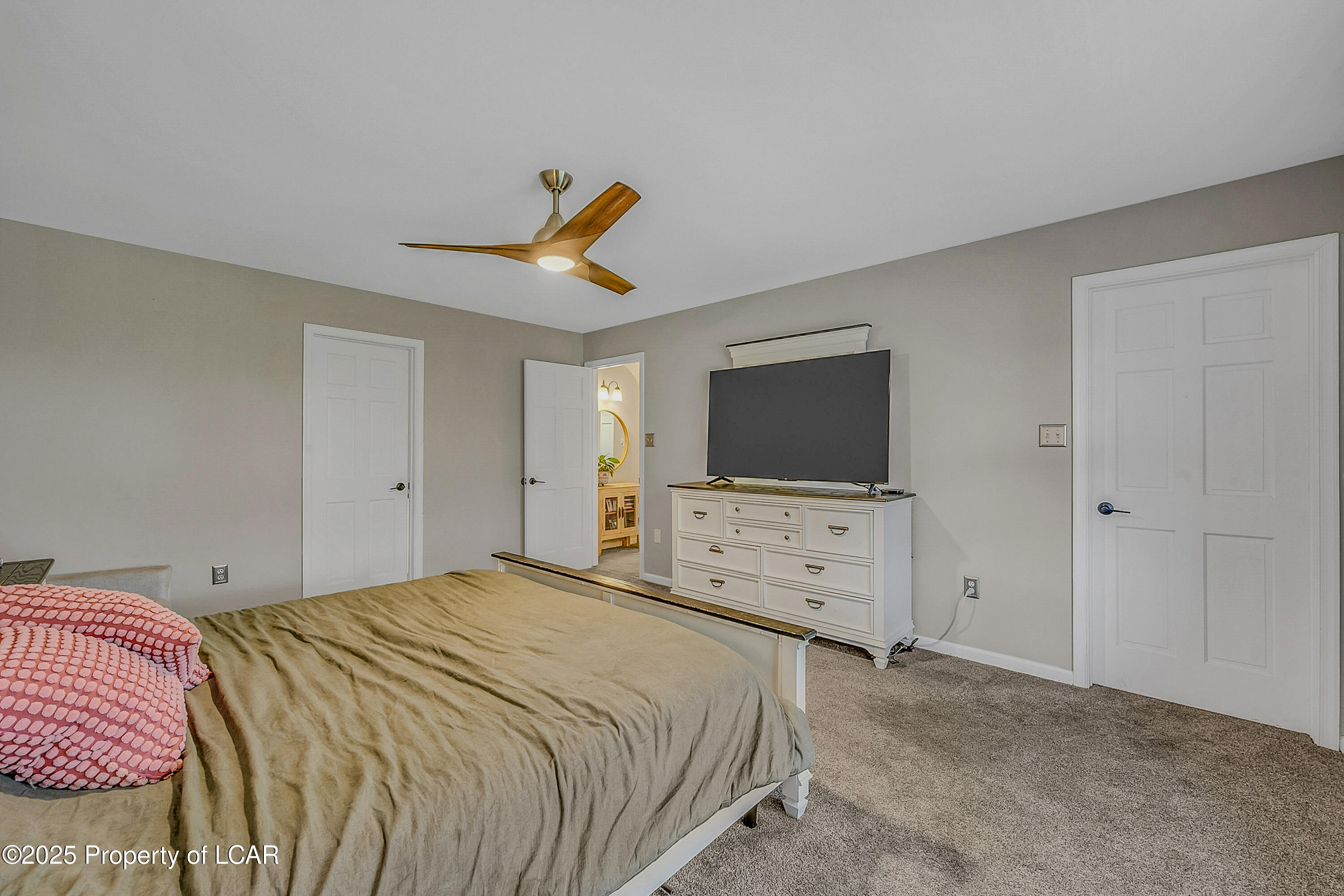 Shavertown, Pennsylvania, 18708, United States, 4 Bedrooms Bedrooms, ,3 BathroomsBathrooms,Residential,For Sale,1943613