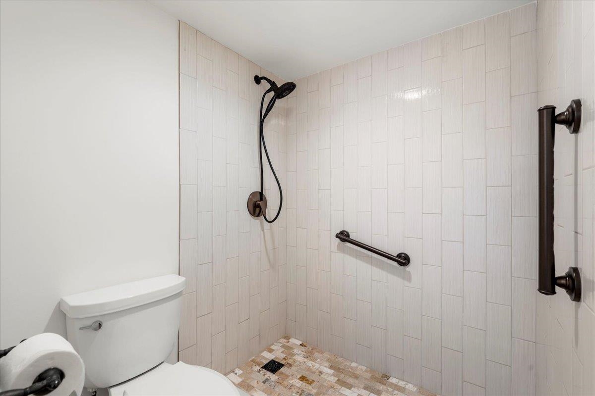 Wailuku, Hawaii, 96793, United States, 2 Bedrooms Bedrooms, ,2 BathroomsBathrooms,Residential,For Sale,1849060