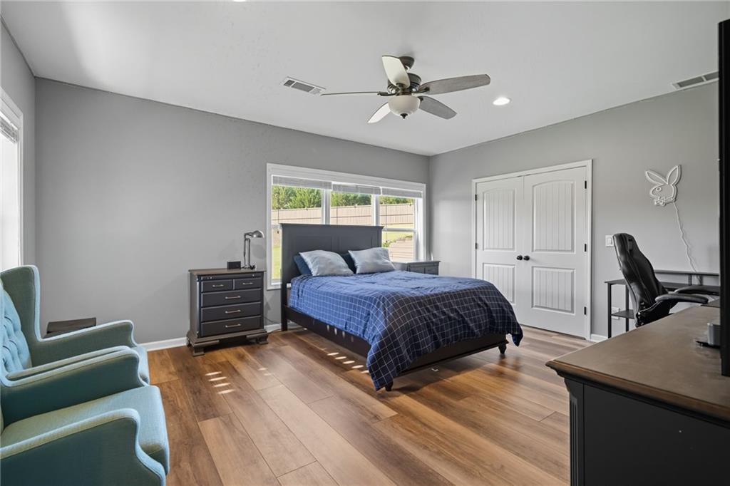 Cumming, Georgia, 30040, United States, 6 Bedrooms Bedrooms, ,5 BathroomsBathrooms,Residential,For Sale,1974767