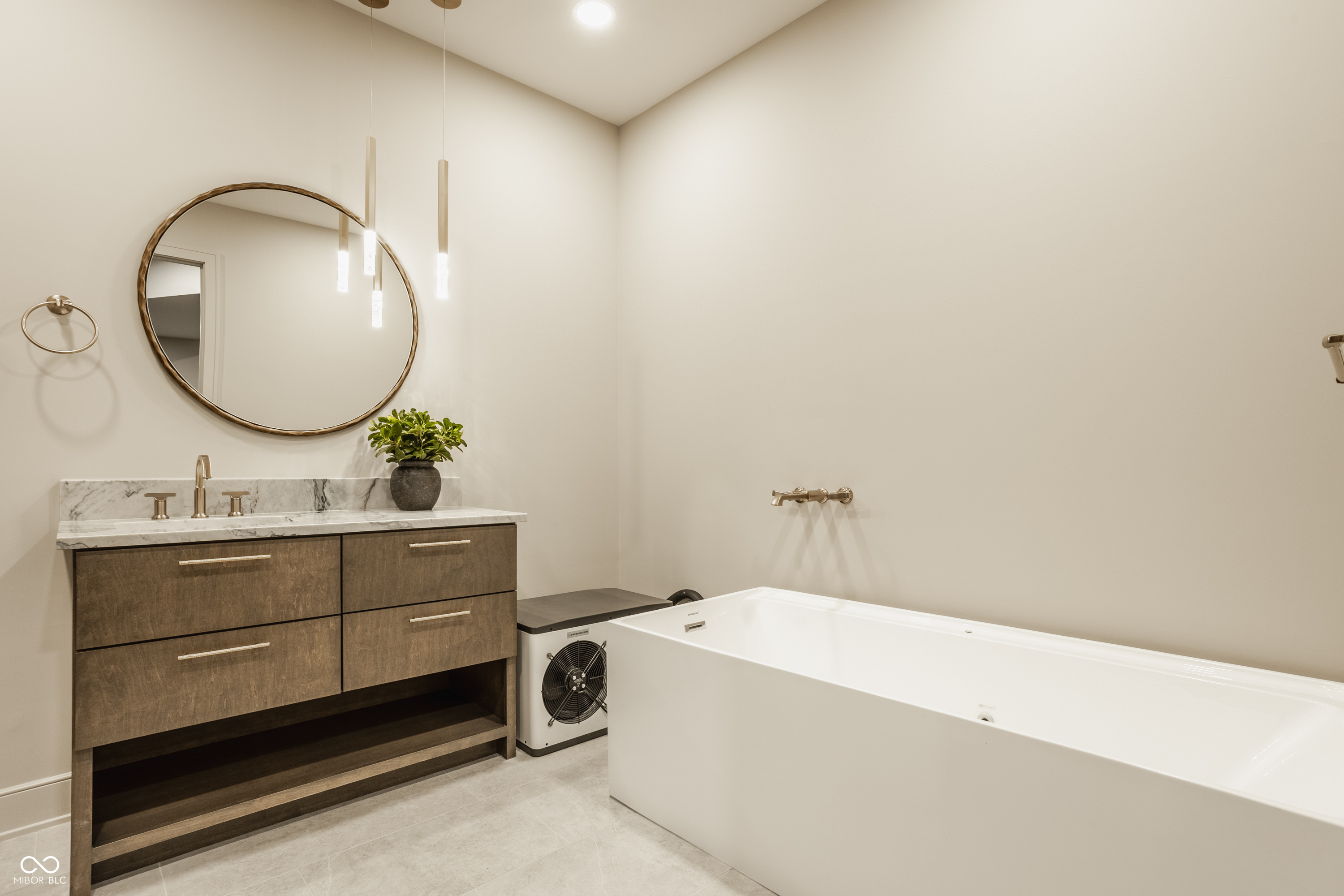 Bargersville, Indiana, 46106, United States, 5 Bedrooms Bedrooms, ,6 BathroomsBathrooms,Residential,For Sale,1977428