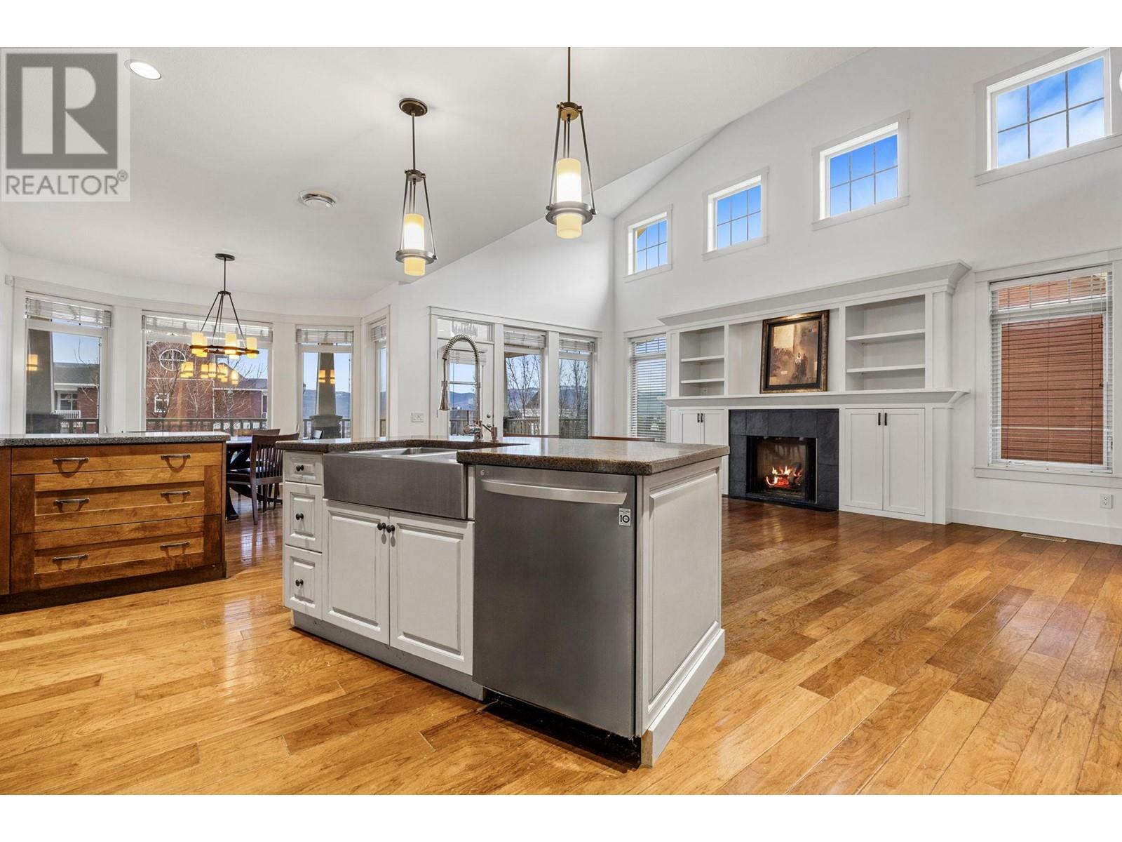 KELOWNA, British Columbia, V1W 4L5, CA, 4 Bedrooms Bedrooms, ,3 BathroomsBathrooms,Residential,For Sale,1837139