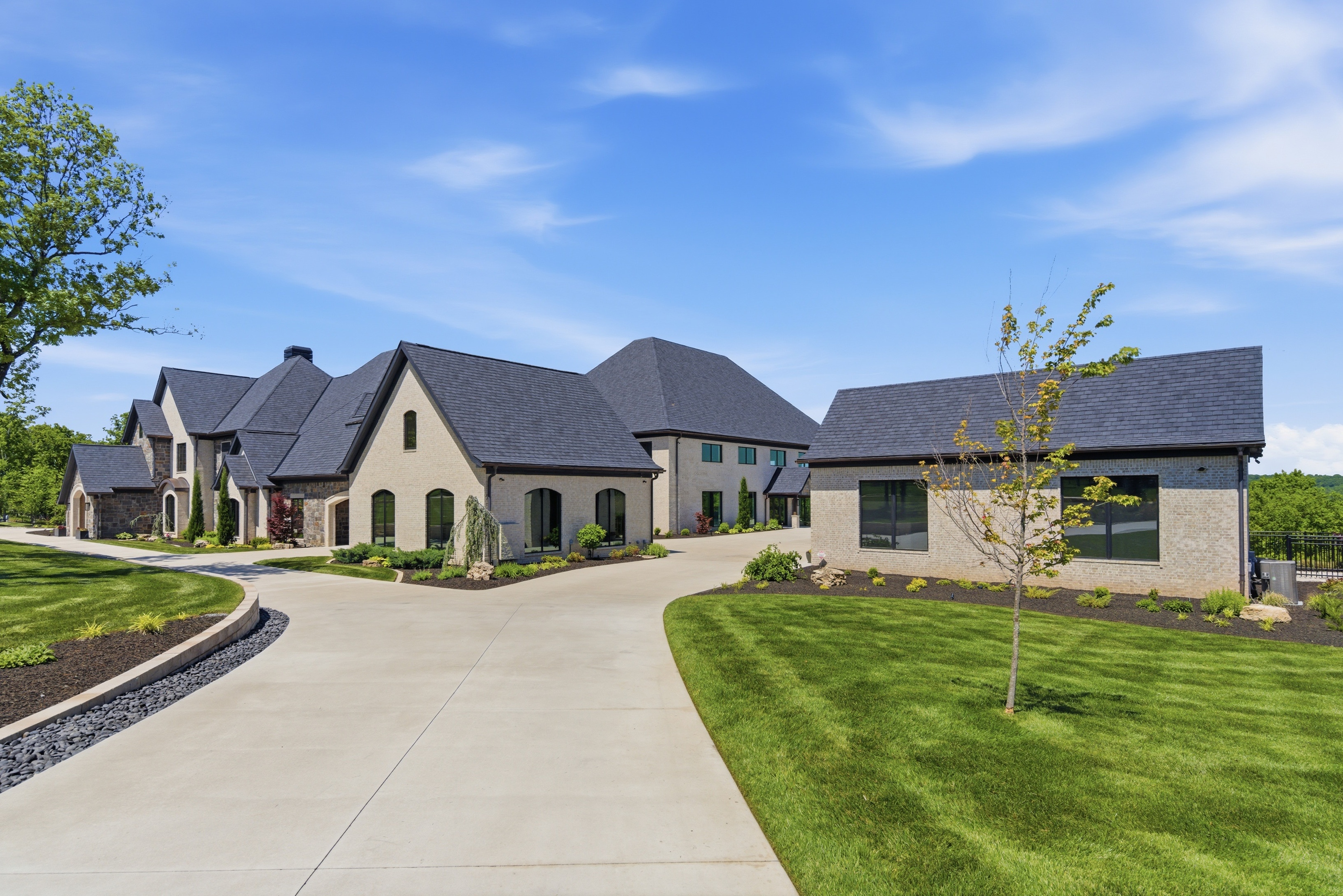  Luxurious Ozark Mountain Estate with Pool, Sports Complex & Private Track - 物件實景