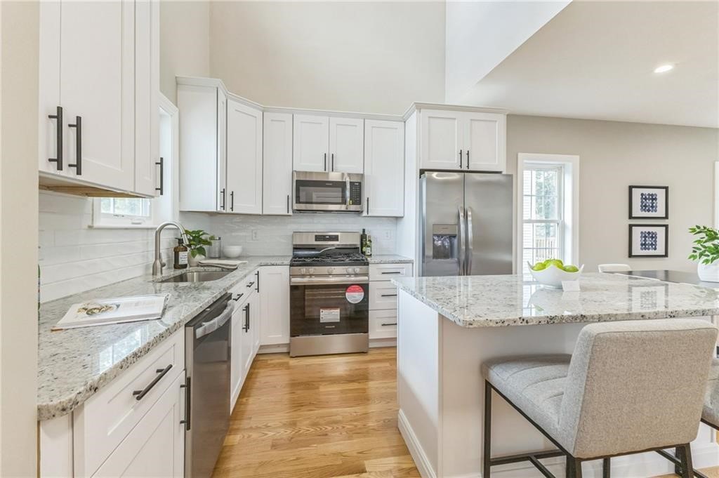 Smithfield, Rhode Island, 02917, United States, 3 Bedrooms Bedrooms, ,3 BathroomsBathrooms,Residential,For Sale,1998977