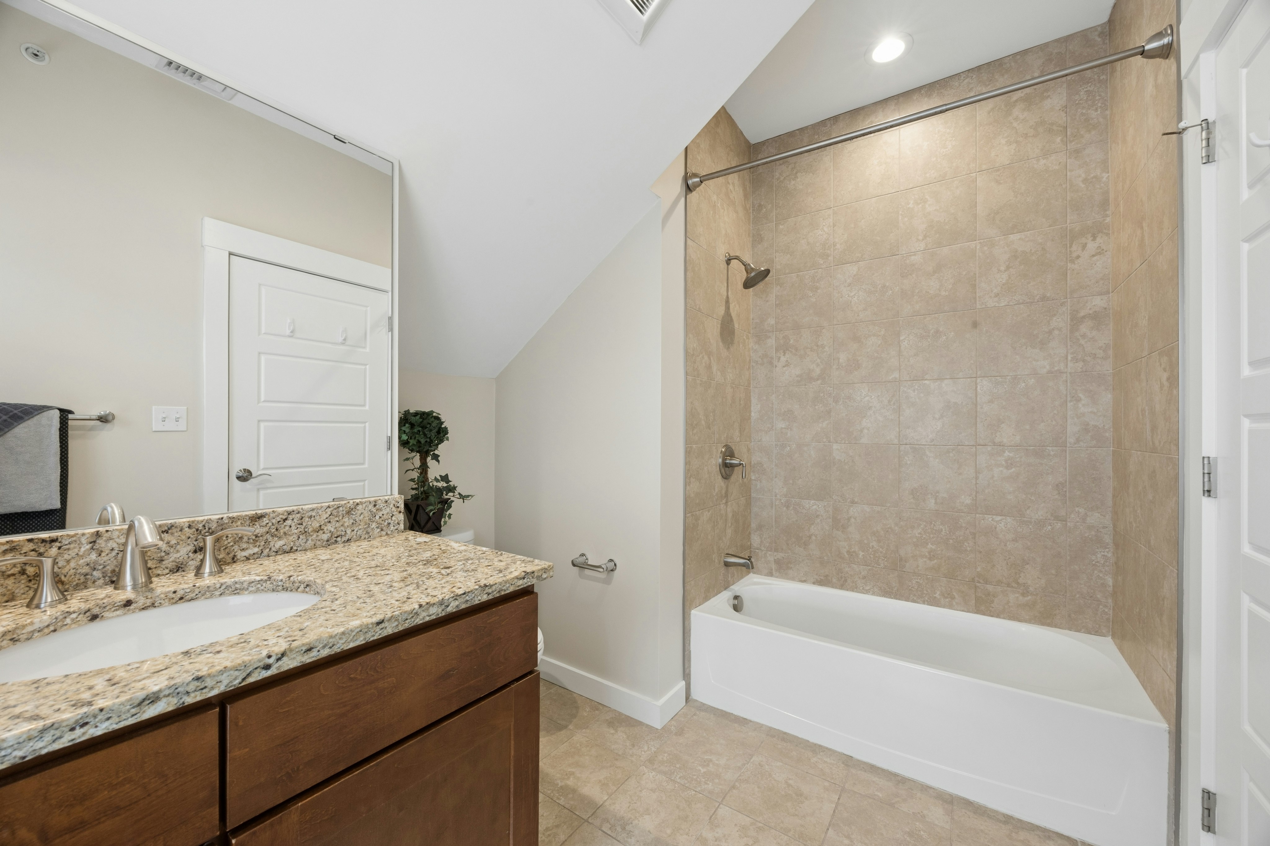  54 Loomis Street Unit 1203, Bedford, MA 01730 - 物件實景