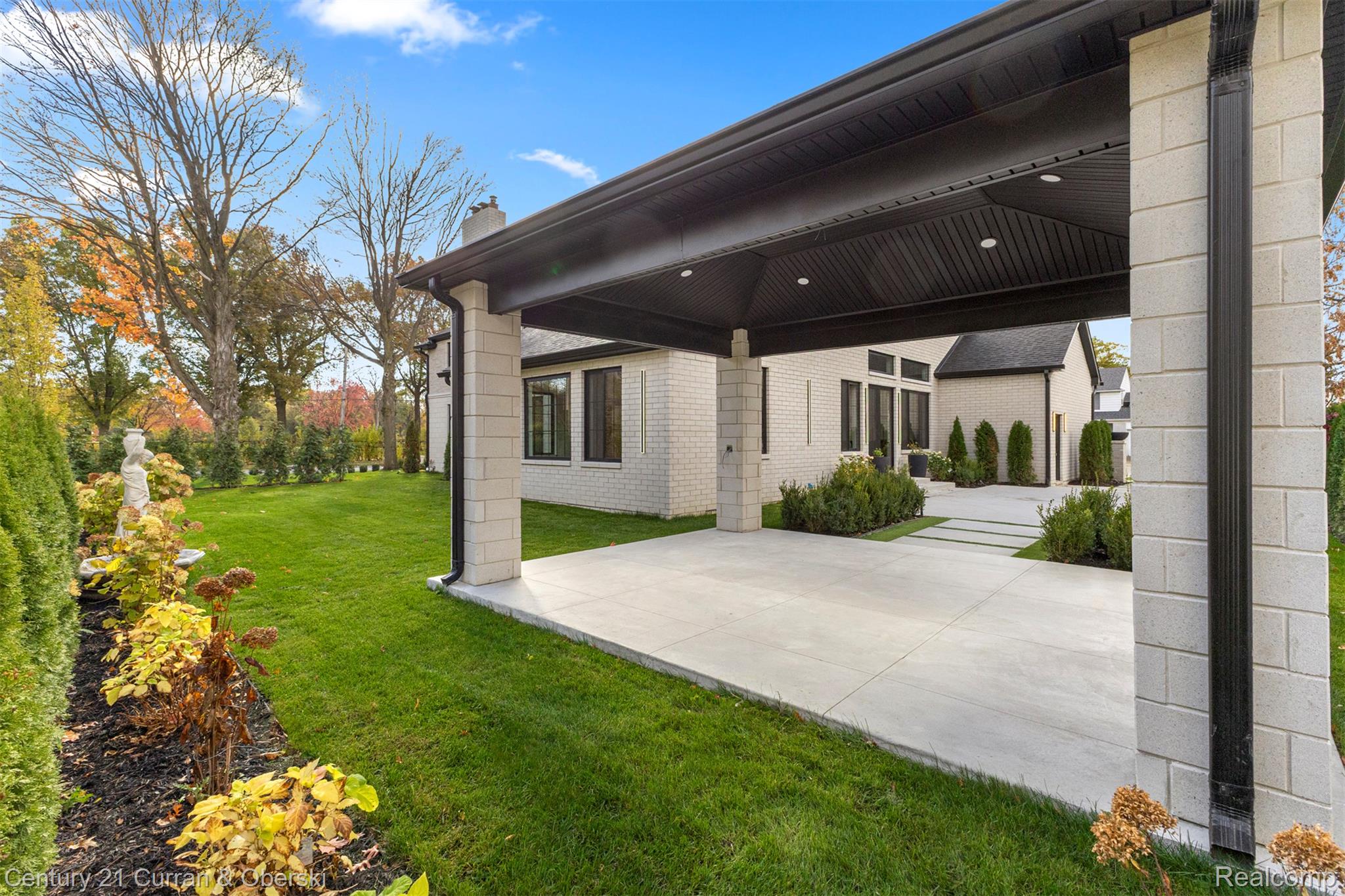 Dearborn, Michigan, 48128, United States, 5 Bedrooms Bedrooms, ,5 BathroomsBathrooms,Residential,For Sale,2030794