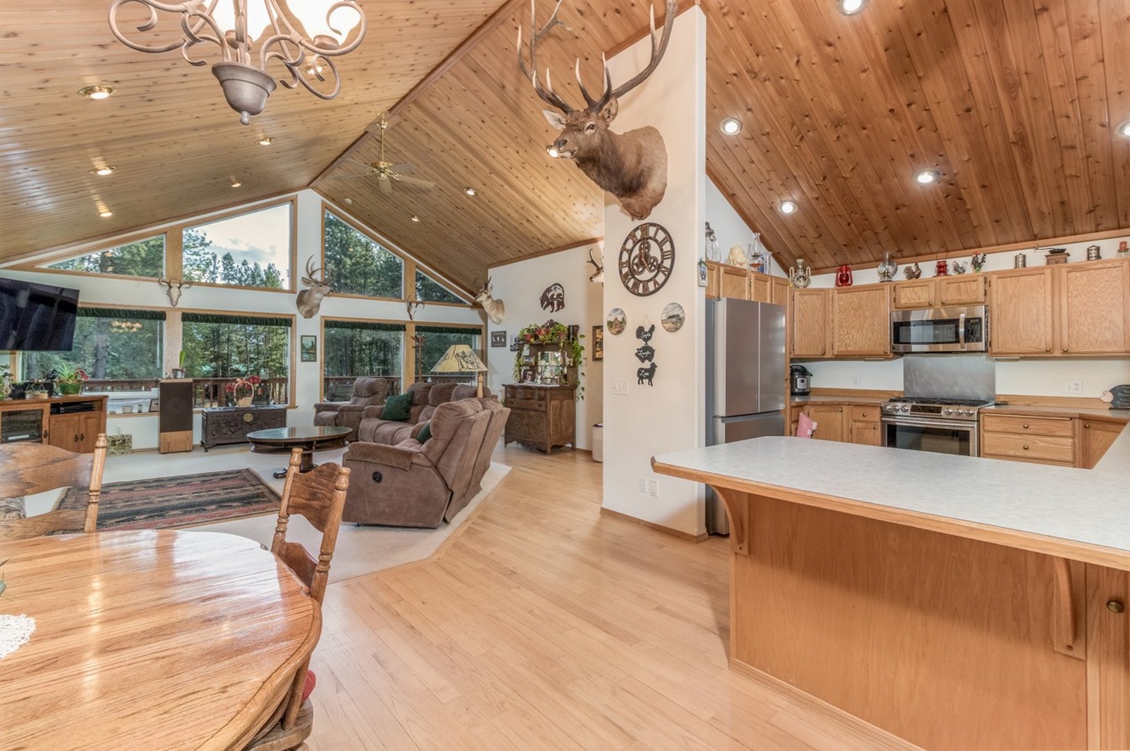 Moyie Springs, Idaho, 83845, United States, 4 Bedrooms Bedrooms, ,3 BathroomsBathrooms,Residential,For Sale,2033523