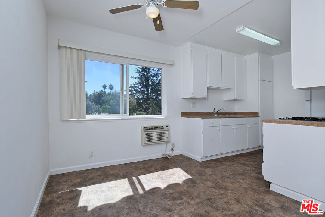 Northridge, California, 91325, United States, 41 Bedrooms Bedrooms, ,Residential,For Sale,1877595