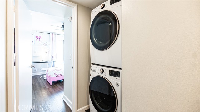 Hollywood Hills, California, 90068, United States, 2 Bedrooms Bedrooms, ,2 BathroomsBathrooms,Residential,For Sale,1981574