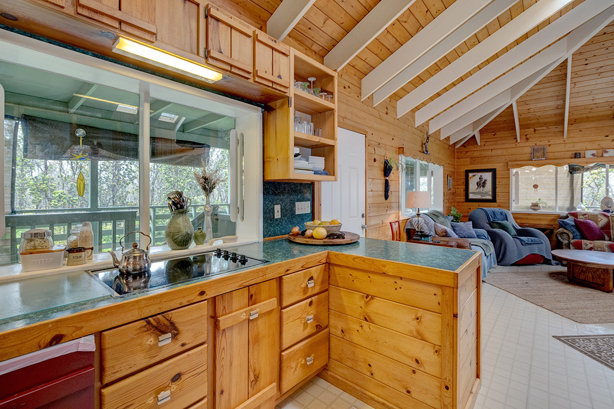 Volcano, Hawaii, 96785, United States, 2 Bedrooms Bedrooms, ,1 BathroomBathrooms,Residential,For Sale,1978172