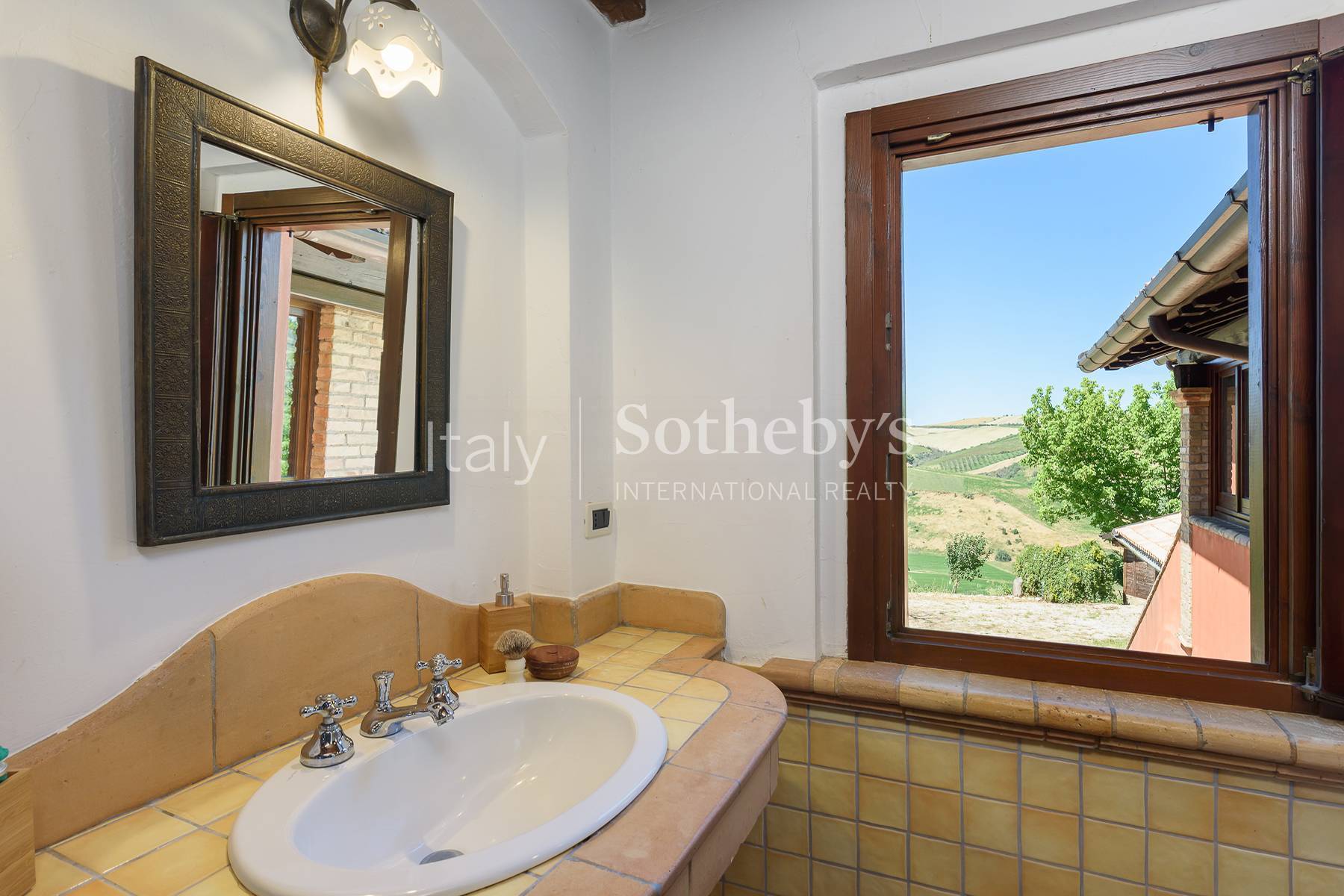  Renovated estate with pool and panoramic view - 物件實景