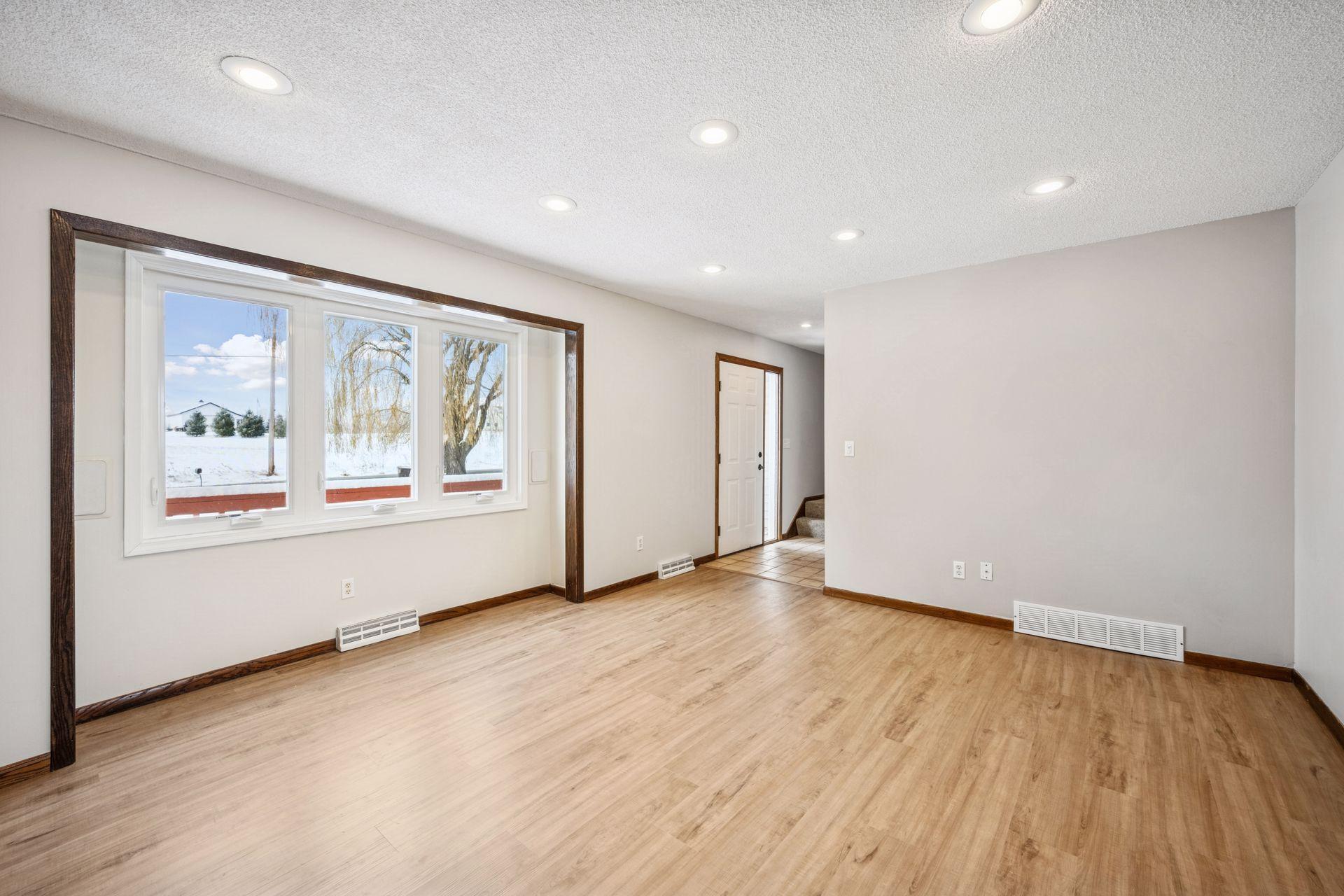 Greenfield, Minnesota, 55357, United States, 3 Bedrooms Bedrooms, ,2 BathroomsBathrooms,Residential,For Sale,2000513