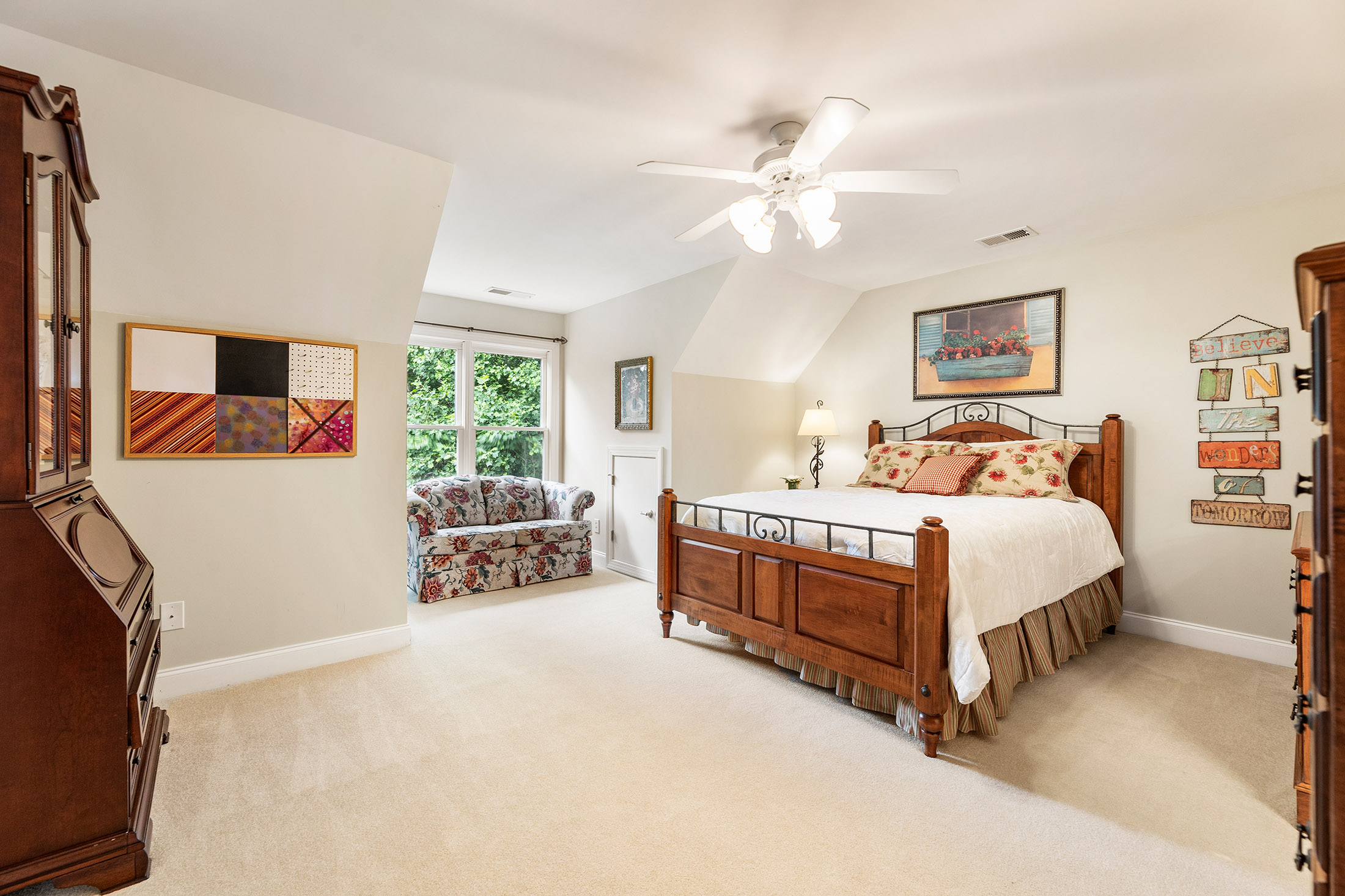  Tucked Among Mature Hardwoods on a Private 1.25+/- Acre River Lot - 物件實景
