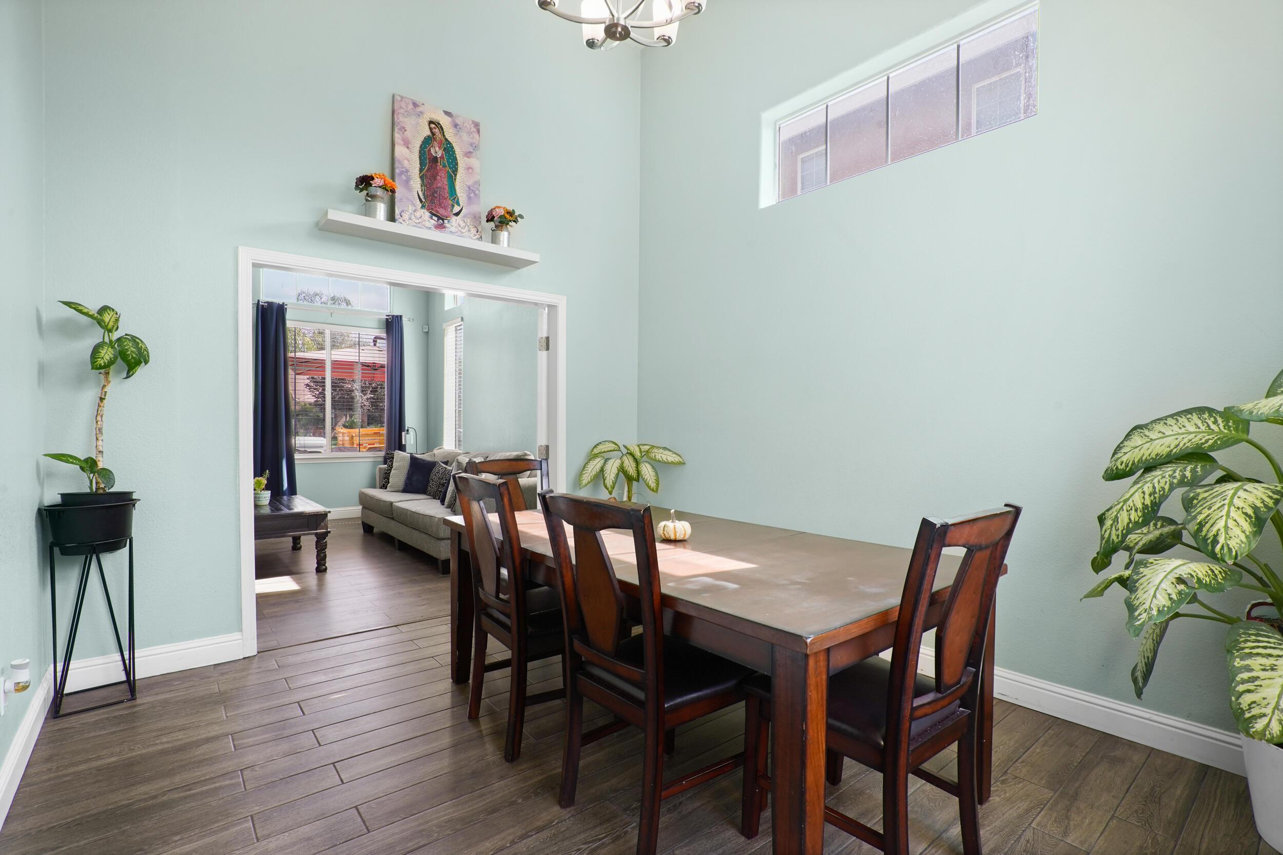 Porterville, California, 93257, United States, 5 Bedrooms Bedrooms, ,3 BathroomsBathrooms,Residential,For Sale,1983306