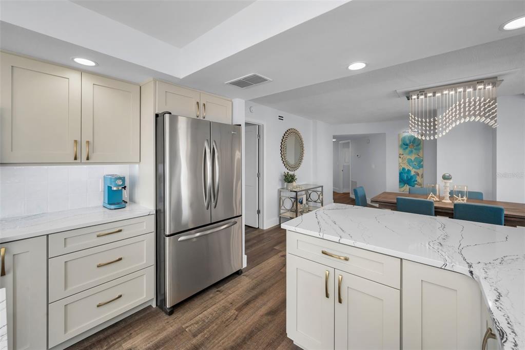 Clearwater Beach, Florida, 33767, United States, 2 Bedrooms Bedrooms, ,2 BathroomsBathrooms,Residential,For Sale,1786658