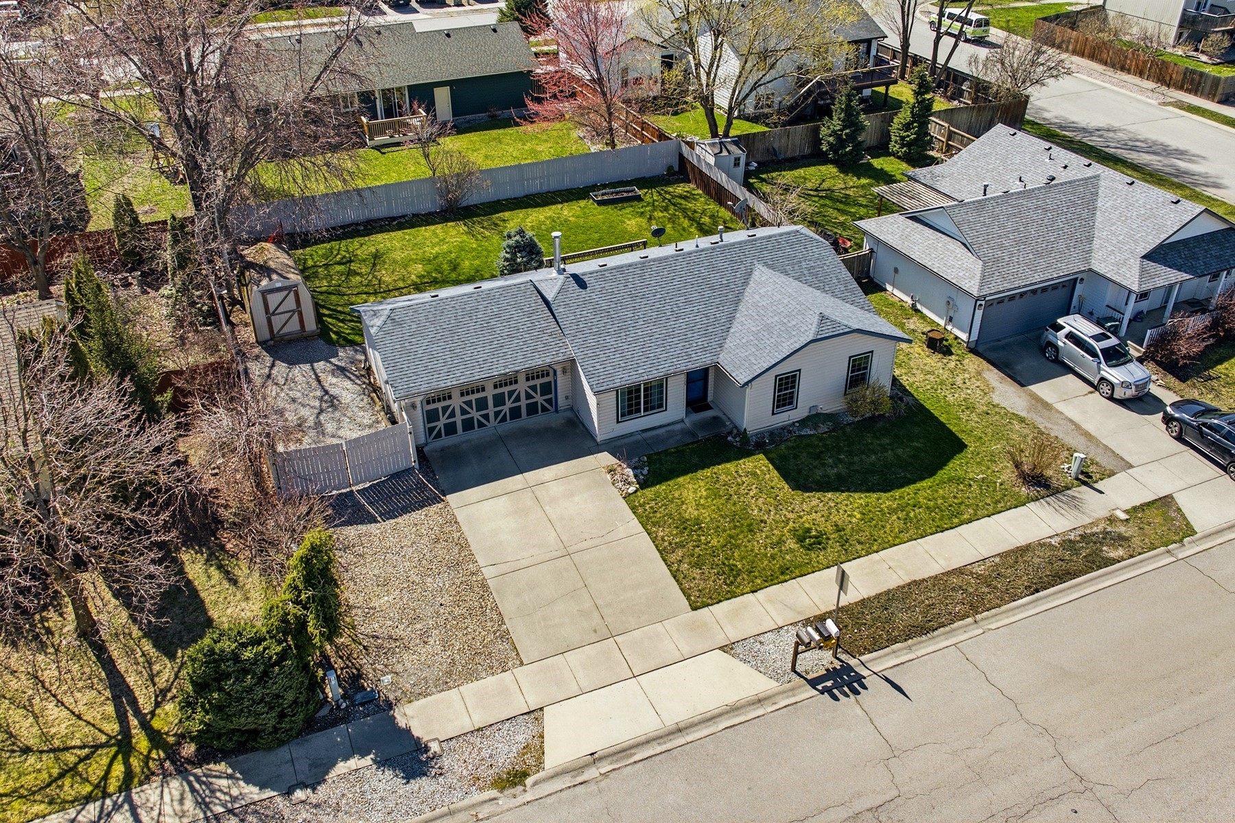  Single-Level Living with Key Updates - 物件實景