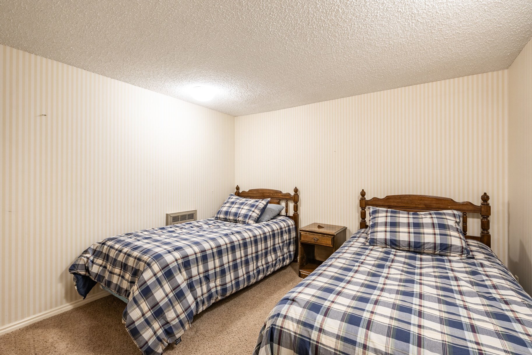  Exceptional Country Club Two-Story - 物件實景