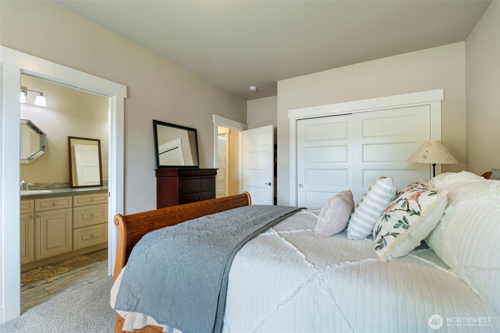 Chehalis, Washington, 98532, United States, 3 Bedrooms Bedrooms, ,3 BathroomsBathrooms,Residential,For Sale,1879305