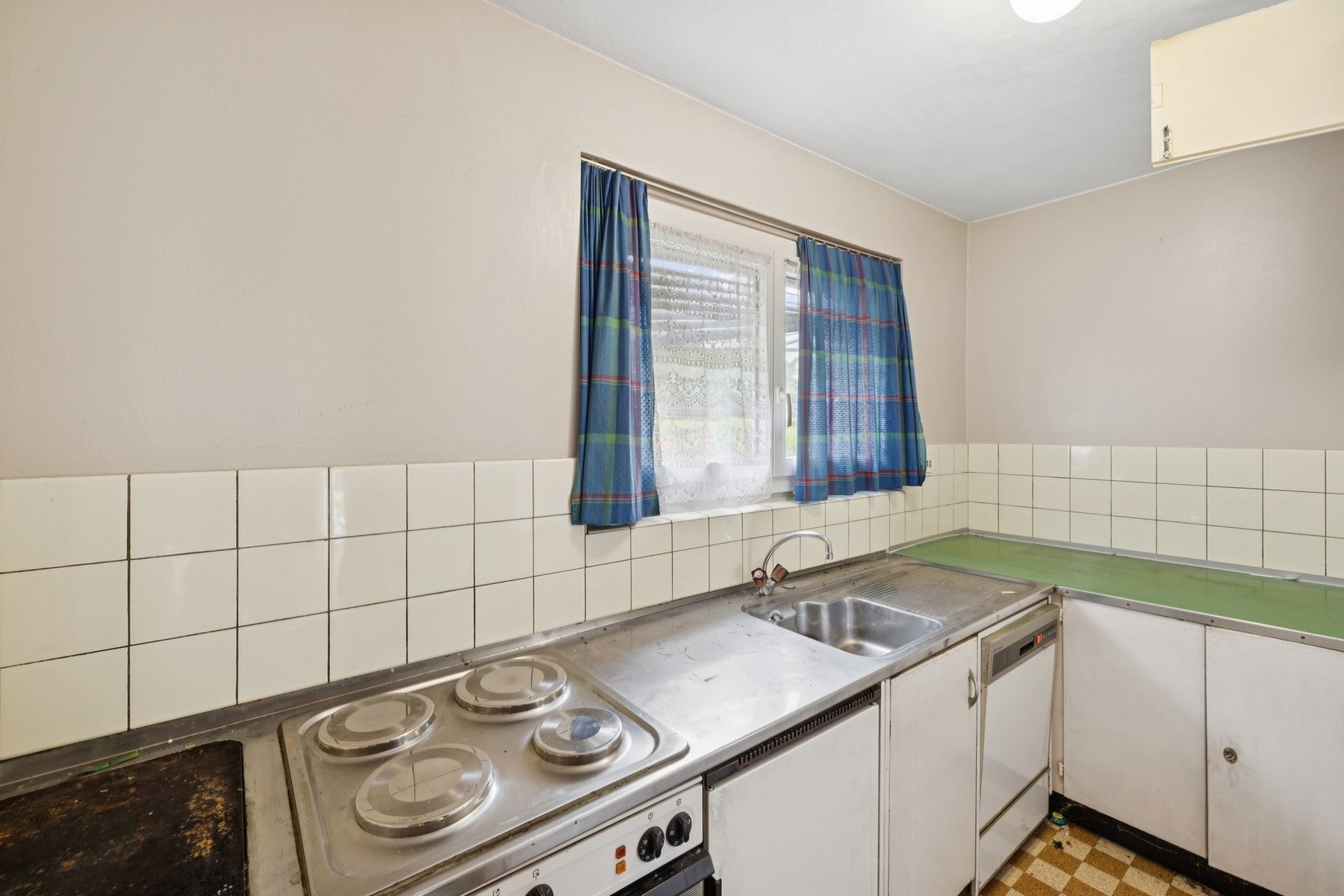  Detached villa in need of renovation - 物件實景