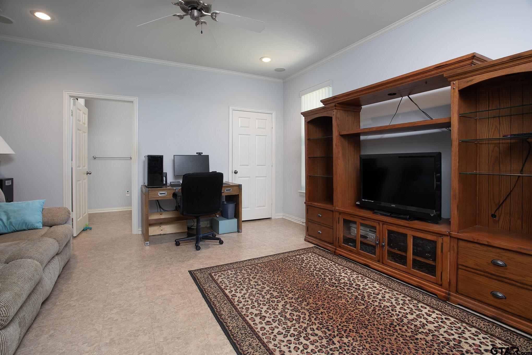 Flint, Texas, 75762, United States, 4 Bedrooms Bedrooms, ,4 BathroomsBathrooms,Residential,For Sale,1817610