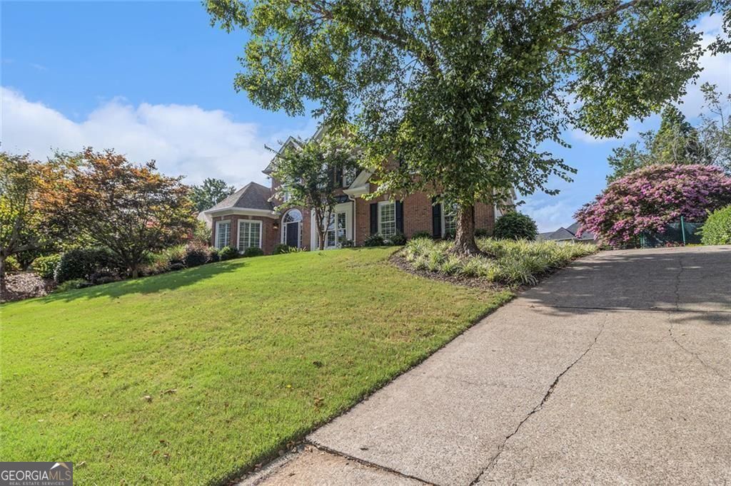 Roswell, Georgia, 30075, United States, 6 Bedrooms Bedrooms, ,5 BathroomsBathrooms,Residential,For Sale,1894243