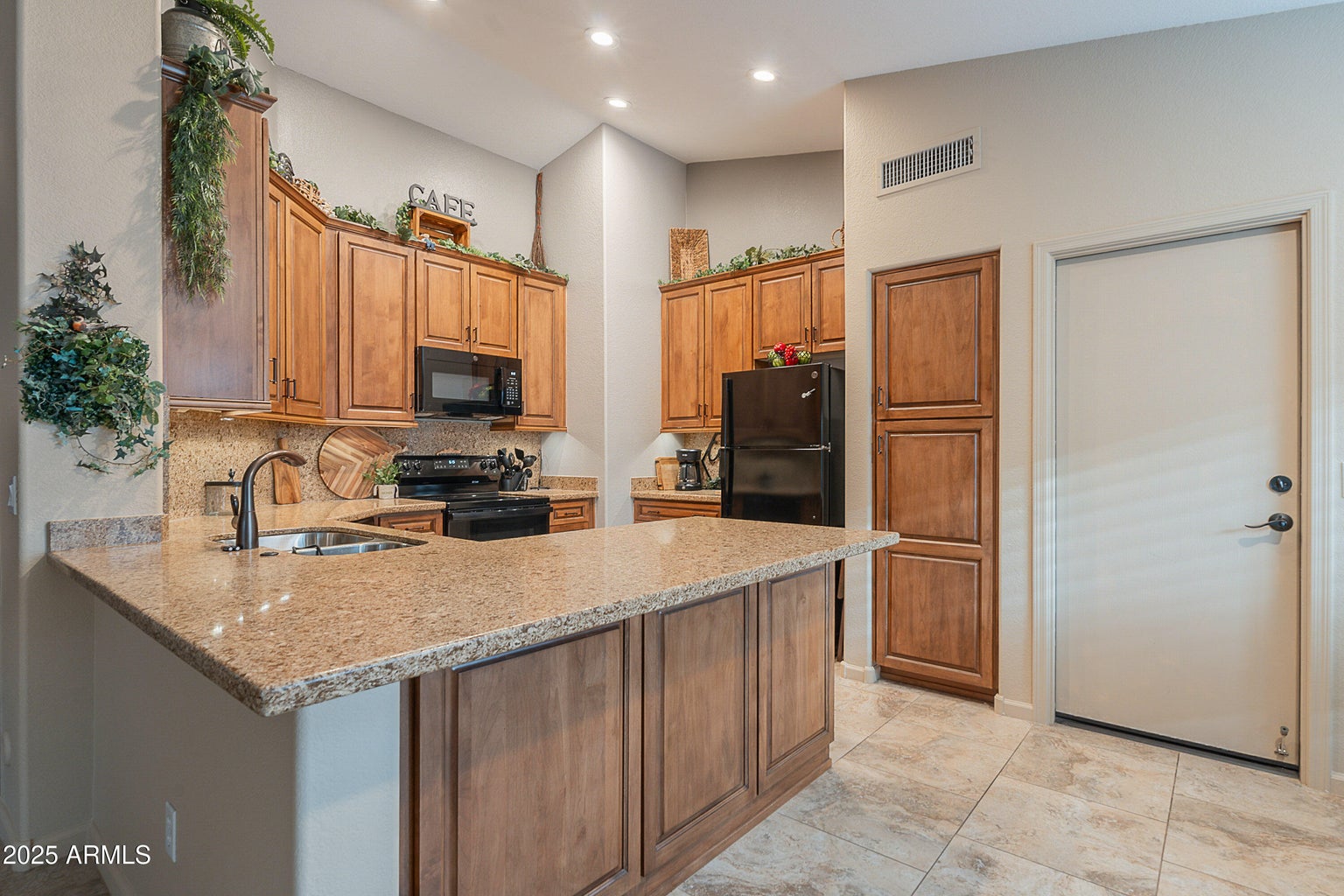 Gilbert, Arizona, 85233, United States, 3 Bedrooms Bedrooms, ,2 BathroomsBathrooms,Residential,For Sale,1944680