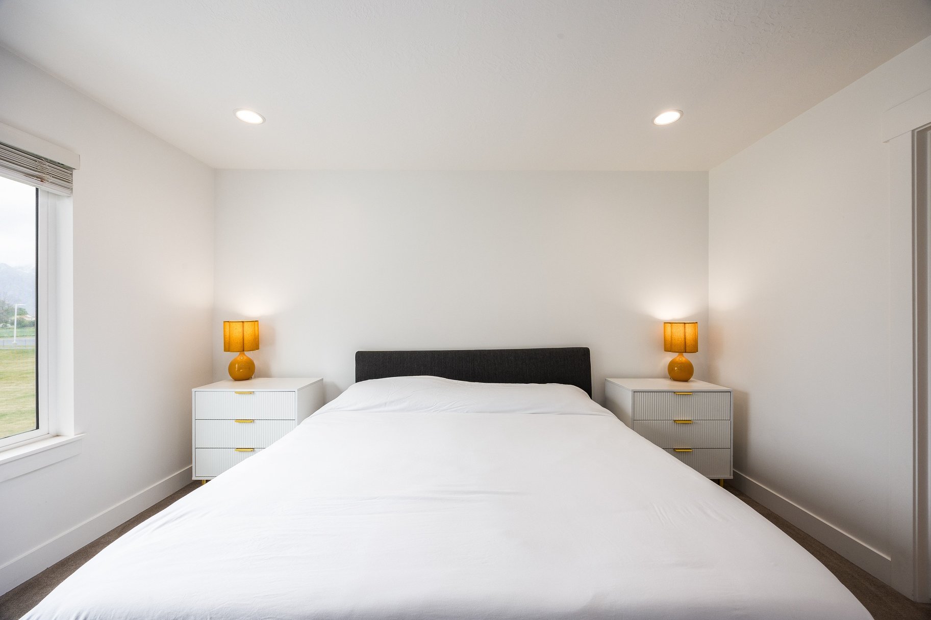  Meticulously Maintained End-Unit Townhome - 物件實景