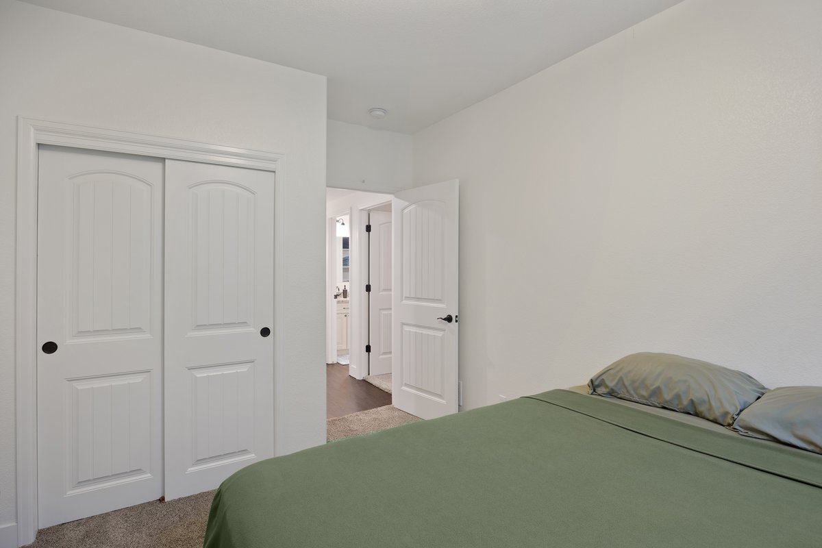 Cheyenne, Wyoming, 82059, United States, 5 Bedrooms Bedrooms, ,4 BathroomsBathrooms,Residential,For Sale,1944847