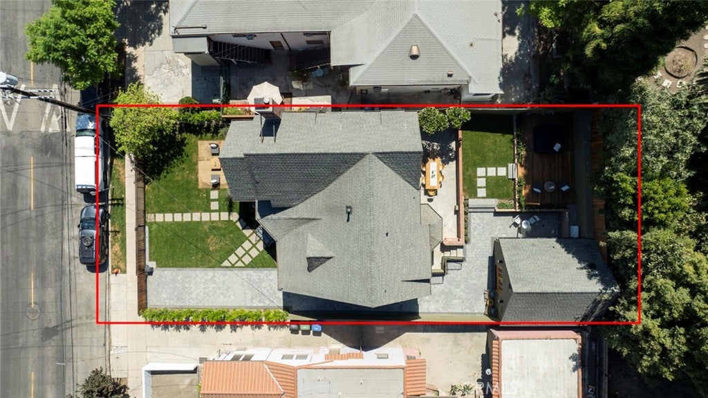 Los Angeles, California, 90027, United States, 4 Bedrooms Bedrooms, ,3 BathroomsBathrooms,Residential,For Sale,1942315