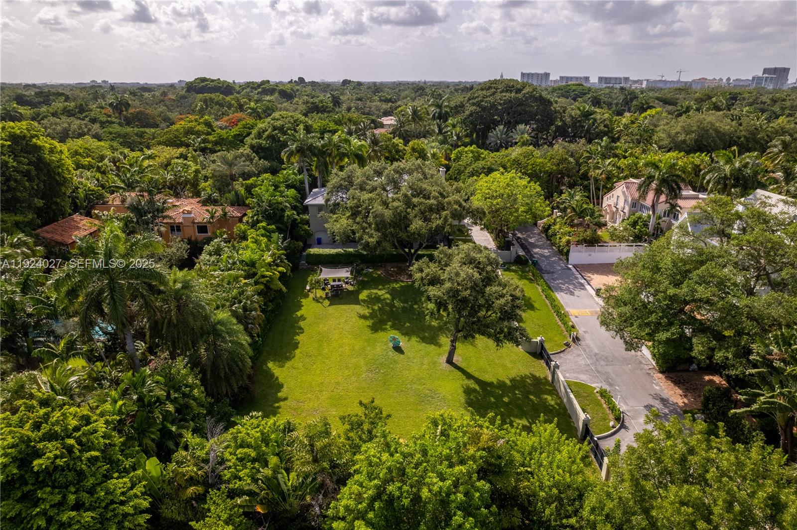 Coconut Grove, Florida, 33133, United States, ,Land,For Sale,2001655