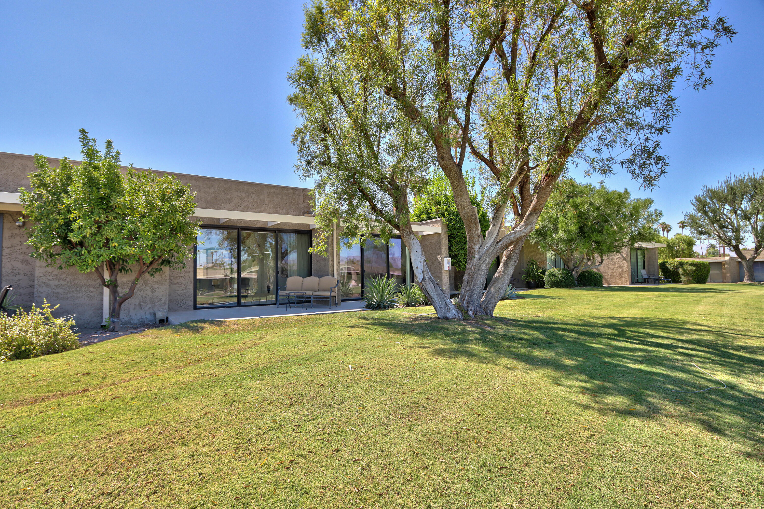 Palm Springs, California, 92262, United States, 2 Bedrooms Bedrooms, ,2 BathroomsBathrooms,Residential,For Sale,1890767