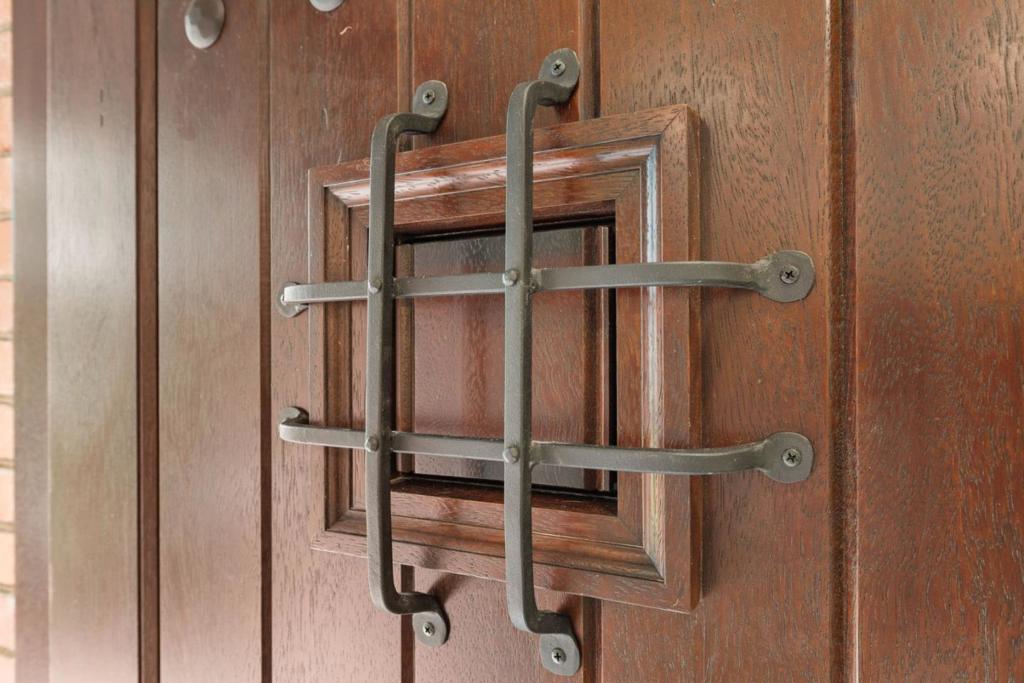 Monterey, California, 93940, United States, 3 Bedrooms Bedrooms, ,2 BathroomsBathrooms,Residential,For Sale,1975715