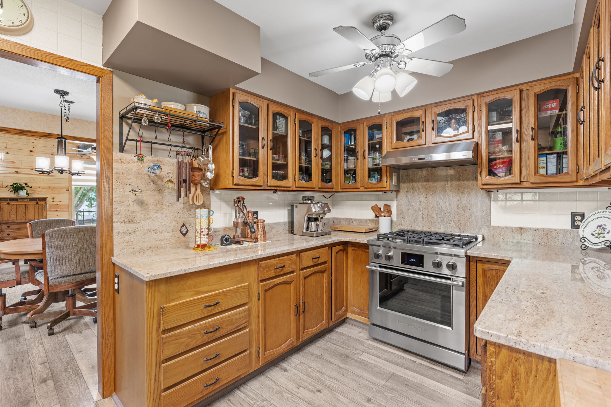  Scenic Chalet Retreat with Unforgettable Lake Pepin Views - 物件實景